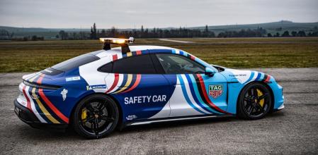 Un coche de seguridad rápido y silencioso: acelera de 0 a 100 km/ en solo 2,8 segundos