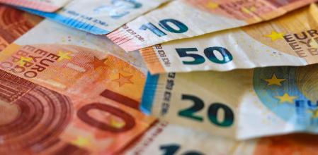 Varios billetes de euro