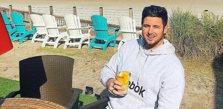 Se enfrenta a 20 años de prisión por enseñar las nalgas durante un vuelo y no llevar mascarilla