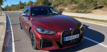 Los faros del Serie 4 Gran Coupé son muy estilizados, realmente finos, con tecnología LED; opcionalmente pueden ser láser&nbsp;