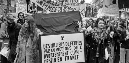 Manifestación a favor de la despenalización del aborto en París en noviembre de 1971