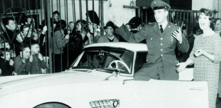 Elvis recibió las llaves del 507 en Alemania, en un gran evento de promoción de BMW
