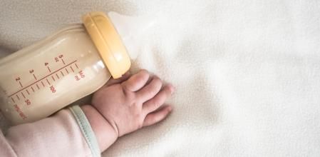 41 casos en bebés vinculados a fórmulas infantiles retiradas por posible contaminación con cereulida