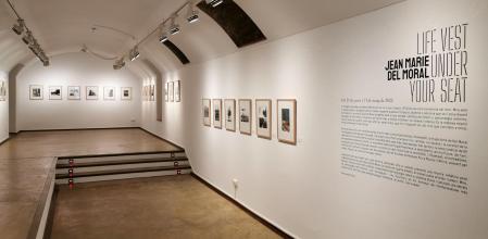 Exposición 'Jean Marie del Moral. Live vest under your seat' en el museo Palau Solterra de Torroella de Montgrí.