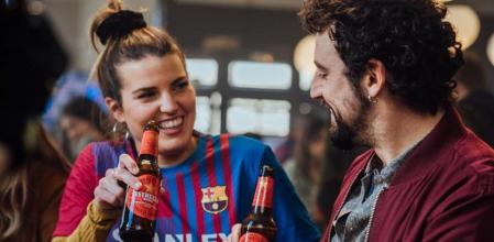 Imagen de 'Els Hamelins', el nuevo anuncio de Estrella Damm
