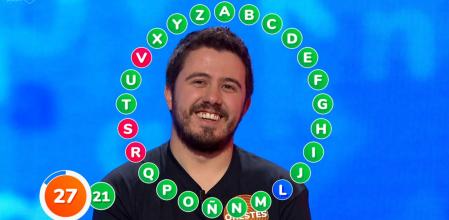 Orestes Barbero celebró sus 100 programas de 'Pasapalabra' con un Rosco que puso a prueba sus instintos.