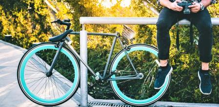 La bici se puede asegurar a una estructura fija en solo 15 segundos.