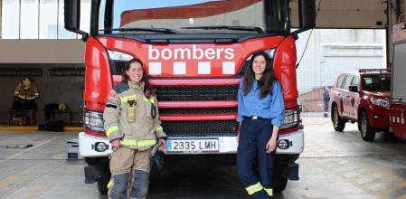 María Casellas y Lídia Serrano, dos mujeres que se alejan del prototipo de bombero musculoso