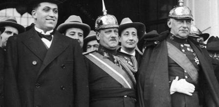 José Calvo Sotelo (izqda.), con Severiano Martínez Anido y Miguel Primo de Rivera en una imagen de 1925