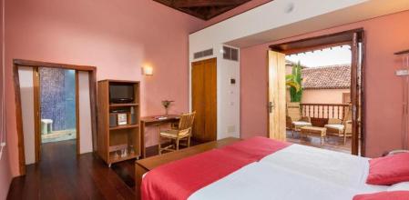 Hotel La Quinta Roja