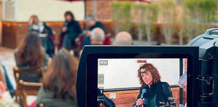 Agnès Marqués presenta 'Ningú sap que soc aquí', amb Eva Piqué i Òscar Broc al Rooftop del Reial Cercle Artístic COPY @lluiscarrasco