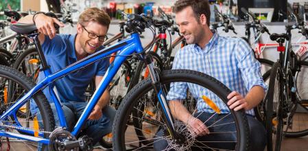 El sector de las bicicletas está en auge en España: en 2021 se vendieron más vehículos, componentes y accesorios que nunca