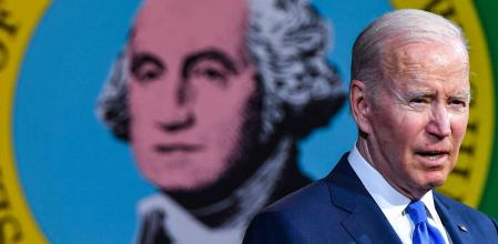 El presidente de EE. UU., Joe Biden, habla sobre la reducción de costes para los consumidores en Green River College en Auburn, Washington, el 22 de abril de 2022.