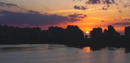 Amanecer en la bahí de Calpe.