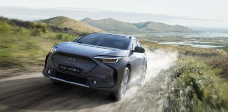 Su altura libre al suelo de 210 mm y unos ángulos de carrocería favorables permiten circular con garantías fuera del asfalto&nbsp;