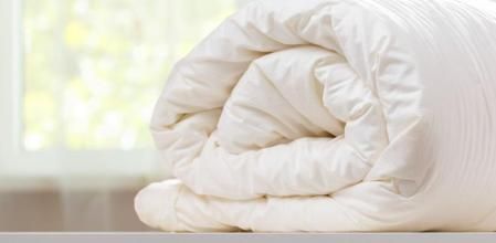 La técnica perfecta para doblar el edredón