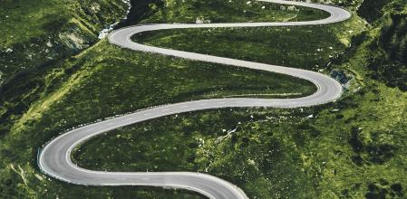 Carretera Julier Pass en Suiza