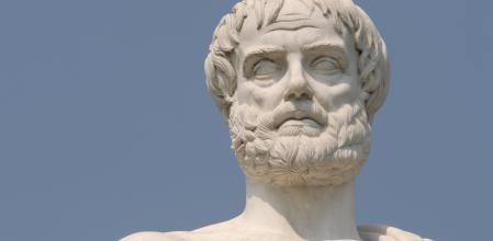 Una estatua de Aristóteles