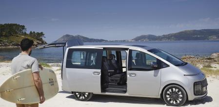 El Staria es un monovolumen que establece la línea a seguir para futuros vehículos polivalentes de la firma y es la respuesta de Hyundai para redefinir la experiencia de viaje a bordo