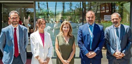 La ministra Raquel Sánchez en el acto de presentación de las infraestructuras del Vallès, en el Consell Comarcal del Vallès Occidental junto al alcalde de Castellar del Vallès, Ignasi Giménez. a la alcaldesa de Sabadell, Marta Farrés; el alcalde de Terrassa, Jordi Ballart; yel secretario general de infraestructuras Xavier Flores