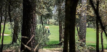 17 - 06 - 2022 / Barcelona / Terrenos en los que se pretende construir la B-40 entre Terrassa y Sabadell. y rotonda donde acaba actualmente / Foto: Llibert teixidó