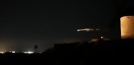 La explicación a las luces blancas que han sorprendido a miles de malagueños esta noche