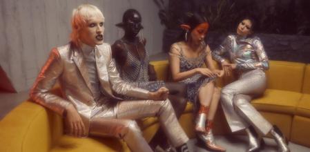 El lanzamiento del perfume ha contado con una deslumbrante campaña filmada por el galardonado director de cine Antoine Bardou Jacquet, que inventa las fiestasdel mañana