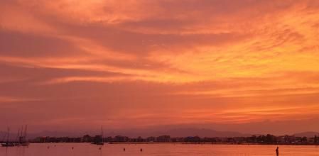 Atardecer de fuego en Roses.