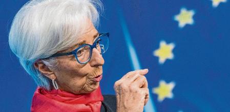 16 December 2021, Hessen, Frankfurt_Main: Christine Lagarde, President of the European Central Bank (ECB), speaks at a press conference after a Governing Council meeting on monetary policy in the eurozone. Photo: Thomas Lohnes/AFP Pool/dpa 16/12/2021 ONLY FOR USE IN SPAIN