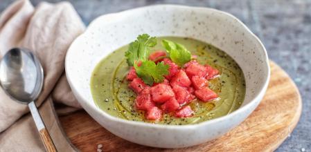 Sopa fría de aguacate y sandía