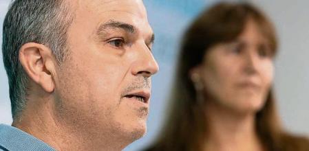 FOTO RUEDA DE PRENSA JORDI TURULL Y LAURA BORRÀS en la sede de JUNTS