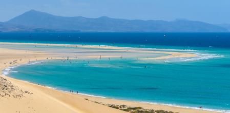 Vista aérea de la playa de Sotavento, en Fuerteventura