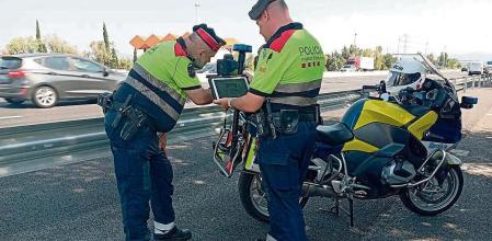 El SCT incorpora 10 nuevos radares TRUCAM II, que pueden ir equipador en motos de los Mossos d'Esquadra&nbsp;