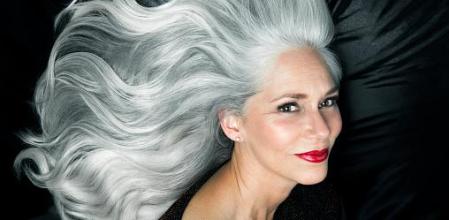 La flacidez, uno de los signos de envejecimiento más delatores, y quizás el reto más difícil de combatir con la cosmética