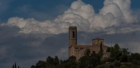 Vista del santuario de la Guàrdia de Sagàs.
