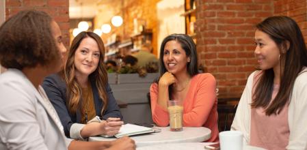 Los idiomas nos permiten comunicarnos con otras personas del mundo, pero también son un signo de identidad cultural de las comunidades.