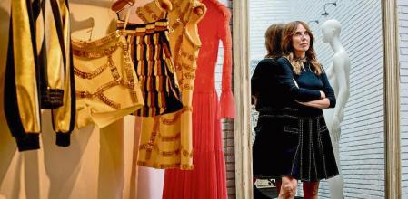 FOTO ALEX GARCIA LA DISEÑADORA DE MODA TERESA HELBIG CON PARTE DE LA COLECCION QUE PRESENTARA EN LOS DESFILES DE CIBELES EN MADRID 2022/09/13