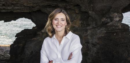 La escritora Sandra Barneda presentó su nueva novela en la costa cántabra