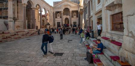 Peristilo del palacio de Diocleciano de Split, en Croacia