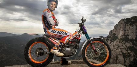 Toni Bou, el piloto del Repsol Honda Team ha conseguido matemáticamente el 16º título de TrialGP, el 32º de su carrera mundialista. Toni fotografiado en la montaña de Montserrat