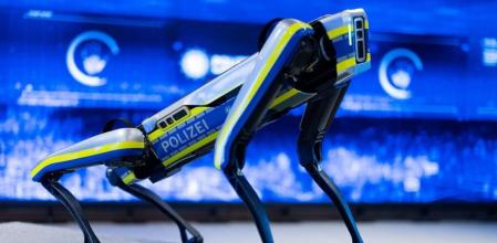 19 January 2022, North Rhine-Westphalia, Duisburg: At the opening of the new police