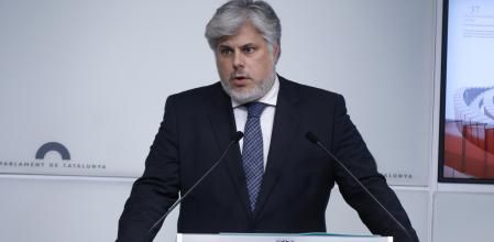 Albert Batet este martes en el Parlament, durante una rueda de prensa