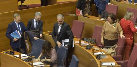 Ximo Puig junto con el conseller de Hacienda y el vicepresidente segundo del Consell.