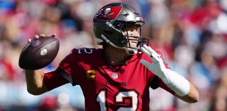 Tom Brady, con 45 años, decidió alargar su carrera una temporada más después de anunciar su retirada