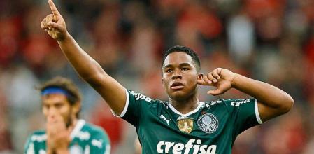 Soccer Football - Brasileiro Championship - Athletico Paranaense v Palmeiras - Arena da Baixada, Curitiba, Brazil - October 25, 2022 Palmeiras' Endrick celebrates scoring their second goal REUTERS/Rodolfo Buhrer