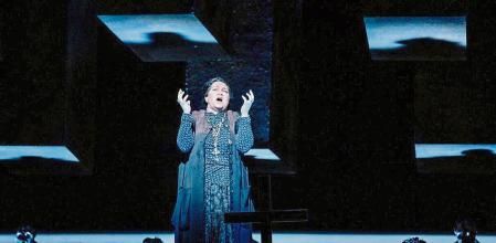 FOTO ALEX GARCIA ENSAYO GENERAL DE LA OPERA IL TROVATORE EN EL LICEU. DIRECCION DE ESCENA ALEX OLLE 2022/10/20