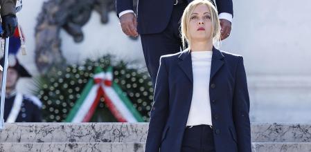 La primera ministra de Italia, Giorgia Meloni, durante un homenaje al soldado desconocido en Roma