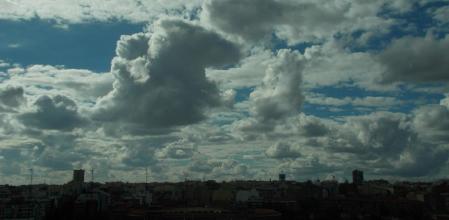 Cúmulos sobre Madrid.