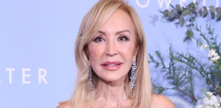 Carmen Lomana en el baile de máscaras de The Glow Filter