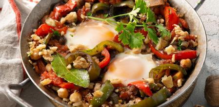 Shatshuka de garbanzos y nueces: aprende a hacer esta receta en la Academia